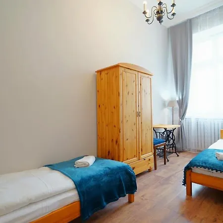 Apartamenty Everysky - Plac Ratuszowy 51 Jelenia Gora Exterior photo
