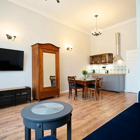 Apartamenty Everysky - Plac Ratuszowy 51 Jelenia Gora Exterior photo